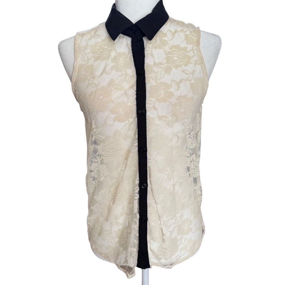 Monteau Lace Sleeveless Button-Up Top Size Medium